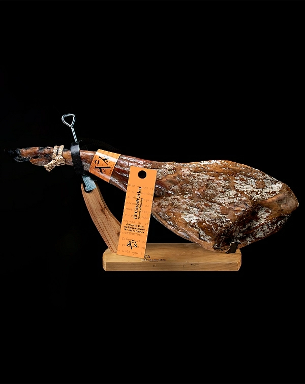 Prosciutto iberico Cebo de Campo 50% razza iberica + Jamonero (titolare del prosciutto)